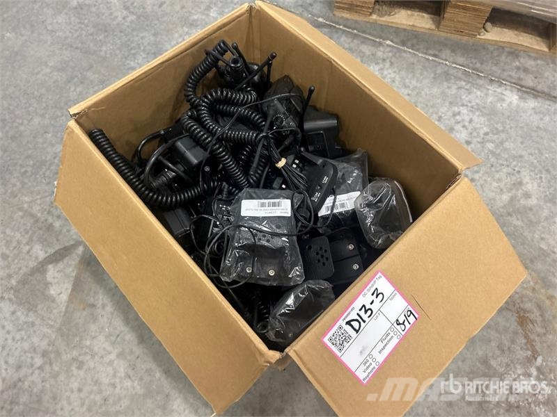 Quantity of (12) Icom IC-F4101D Radios Ďalšie komponenty