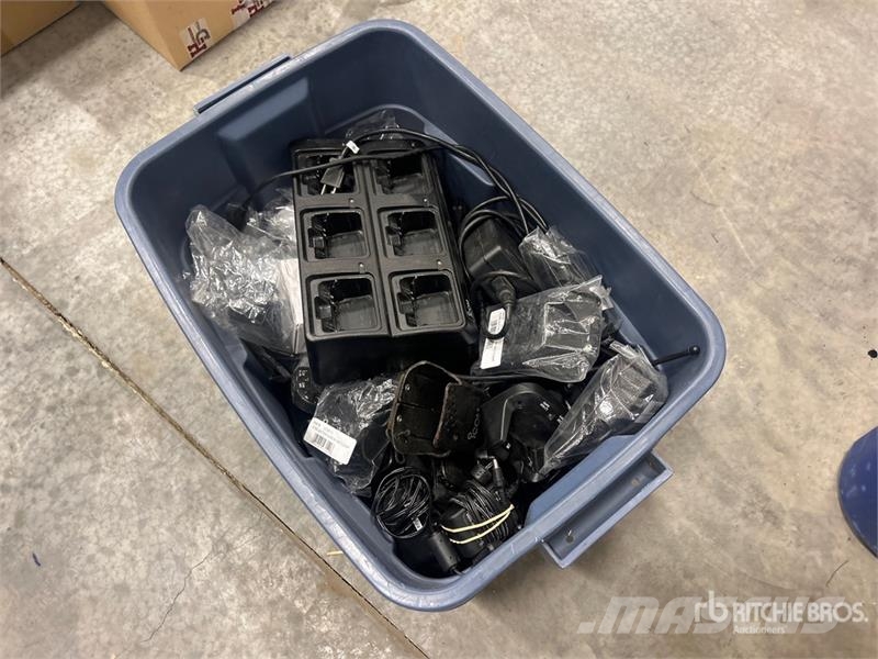 Quantity of (12) Icom IC-F4101D Radios Ďalšie komponenty