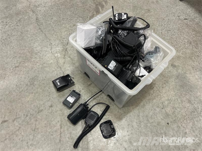 Quantity of (12) Icom IC-F4101D Radios Drugi deli