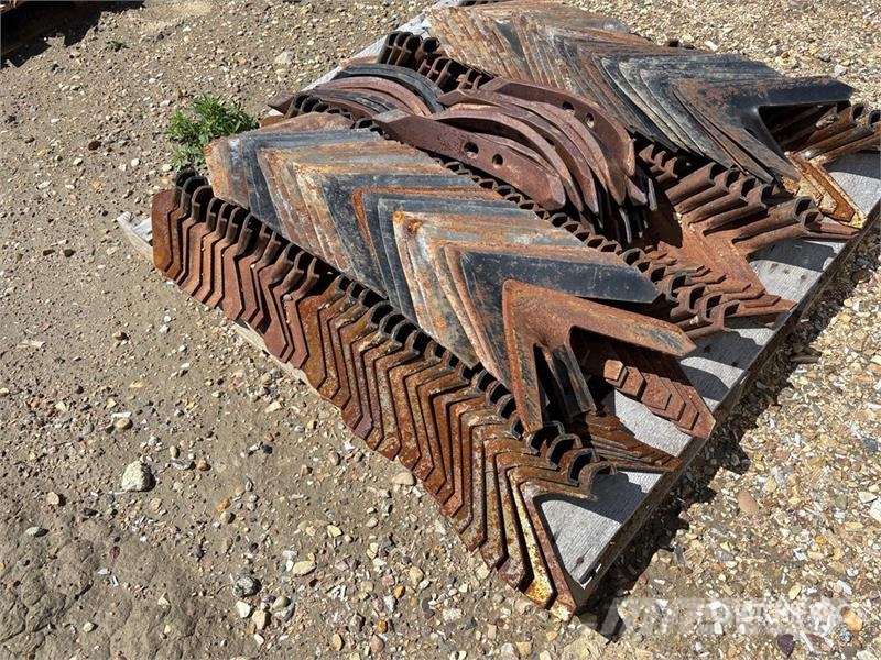 Quantity of 12 in Cultivator Shovels Other components