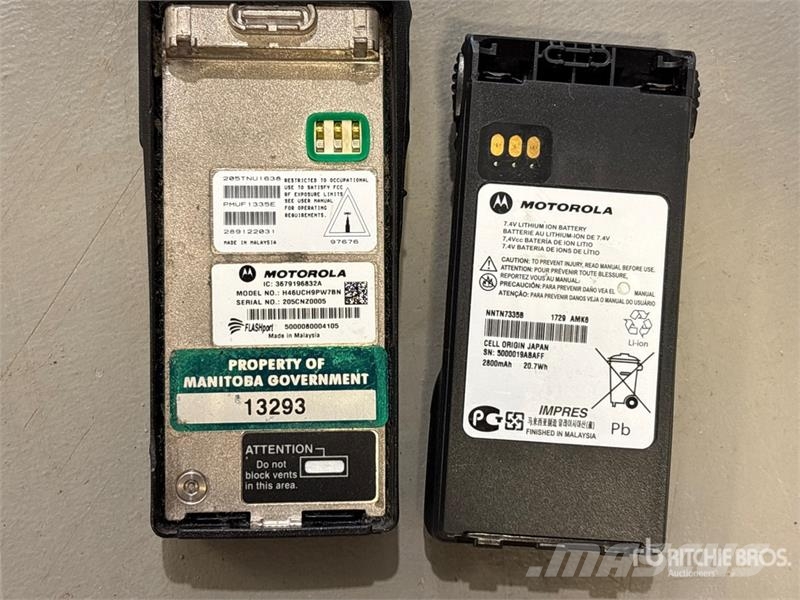Quantity of (12) Motorola XTS2500 700/800 MHz Port Ďalšie komponenty