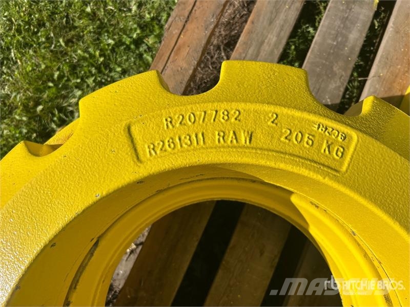  Quantity of (12) Tractor Wheel Weights مكونات أخرى