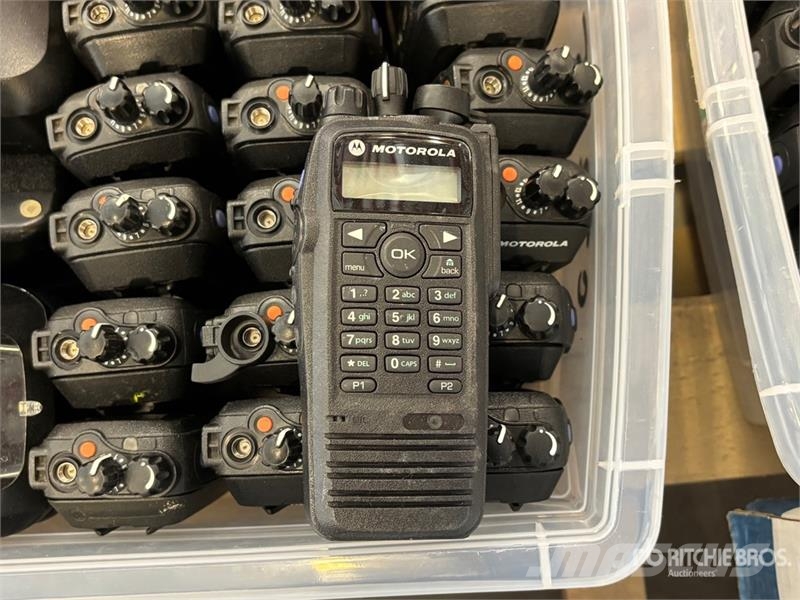 Quantity of (125) Motorola XPR-6550 Two-way Handhe Drugi deli