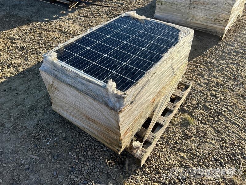 Quantity of (13) 100W Solar Panels Andere Zubehörteile
