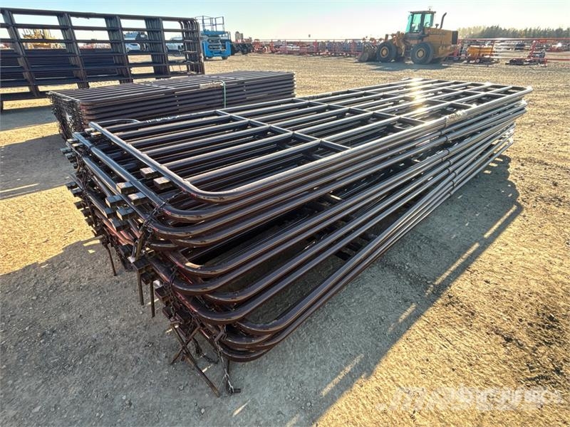 Quantity of (13) BYT MRSDRP16 16 ft 7 Rail Ranch ماكينات وملحقات مواش أخرى