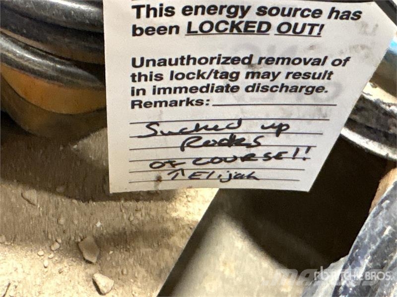 Quantity of (13) Electric Miscellaneous Submersibl مكونات أخرى