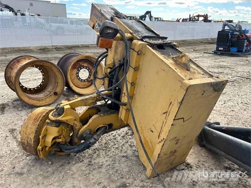 Quantity of (13) Misc. grader parts - Fits John De Andere Zubehörteile