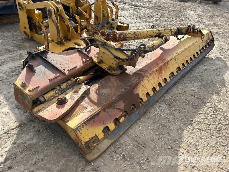 Quantity of (13) Misc. grader parts - Fits John De Andere Zubehörteile