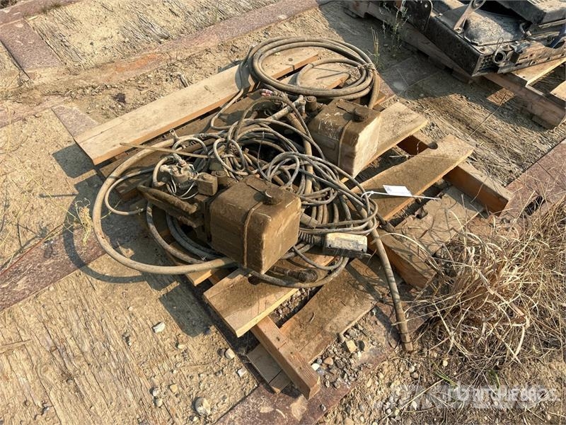 Quantity of (13) Pallets of Parts 其他組件