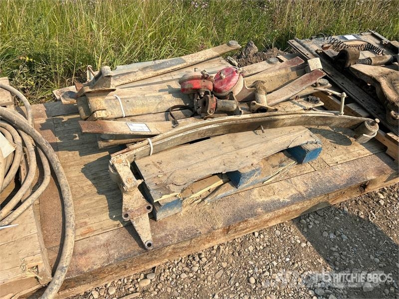 Quantity of (13) Pallets of Parts 其他組件