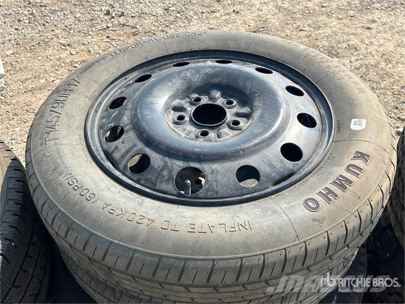 Quantity of (13) Tires Tyres, wheels and rims