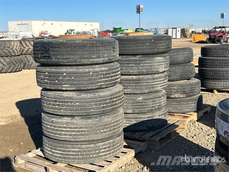 Quantity of (14) 255/70R22.5 Tires Pneumatiky, kola a ráfky