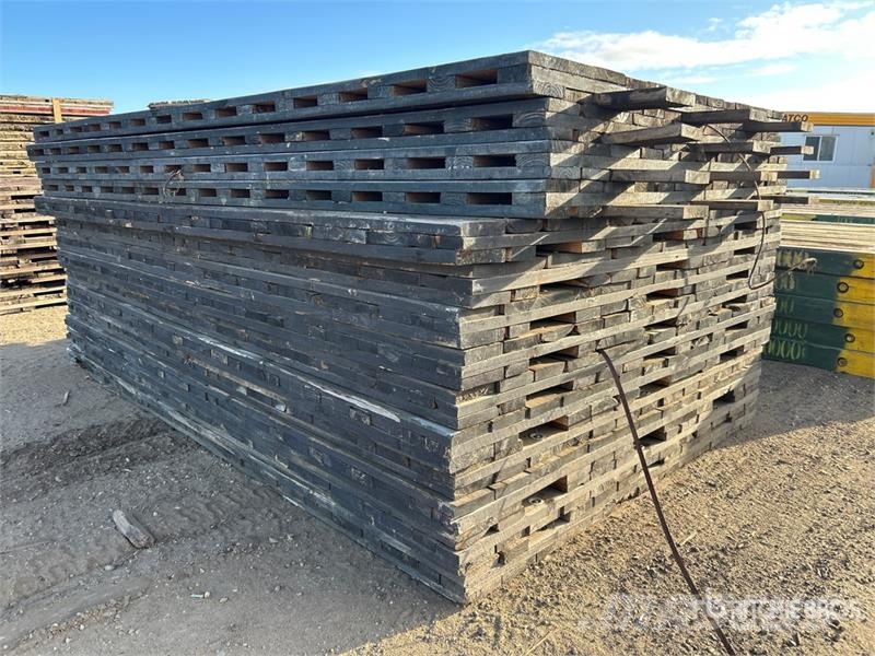 Quantity of (14) 8 ft x 12 ft Wood Access Mats Accesorios y repuestos para equipos de perforación
