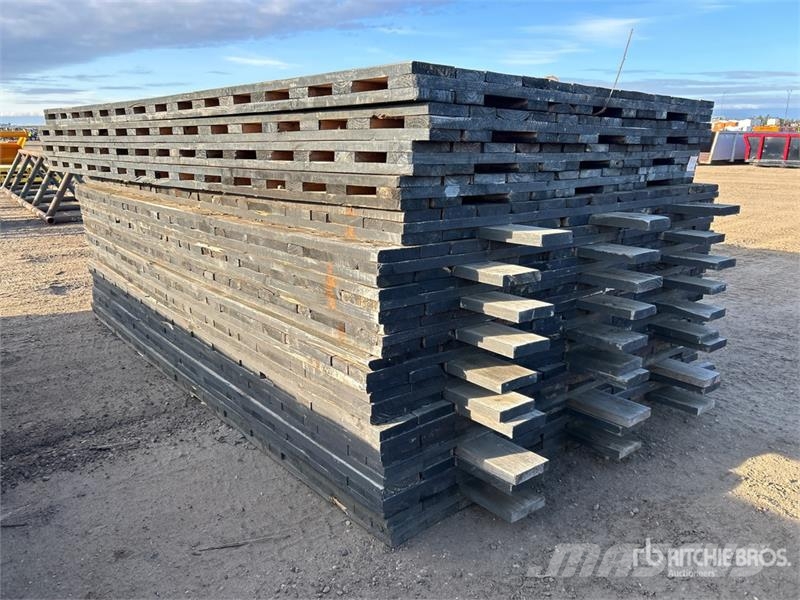 Quantity of (14) 8 ft x 12 ft Wood Access Mats Accesorios y repuestos para equipos de perforación