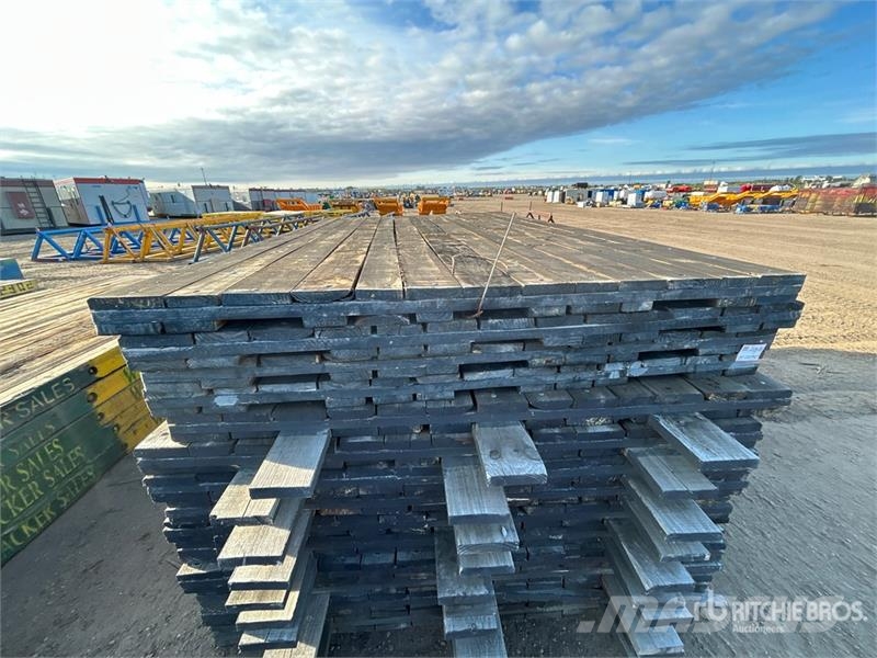 Quantity of (14) 8 ft x 12 ft Wood Access Mats Accesorios y repuestos para equipos de perforación