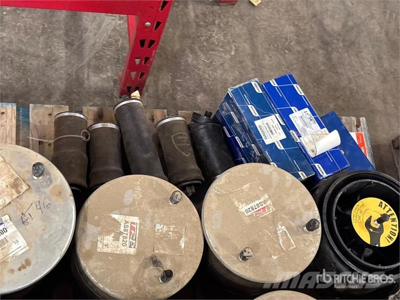 Quantity of (14) Air Bags Ostale kargo komponente