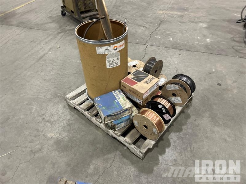 Quantity of (14) Boxes of Welding Wire Sonstige Landmaschinen