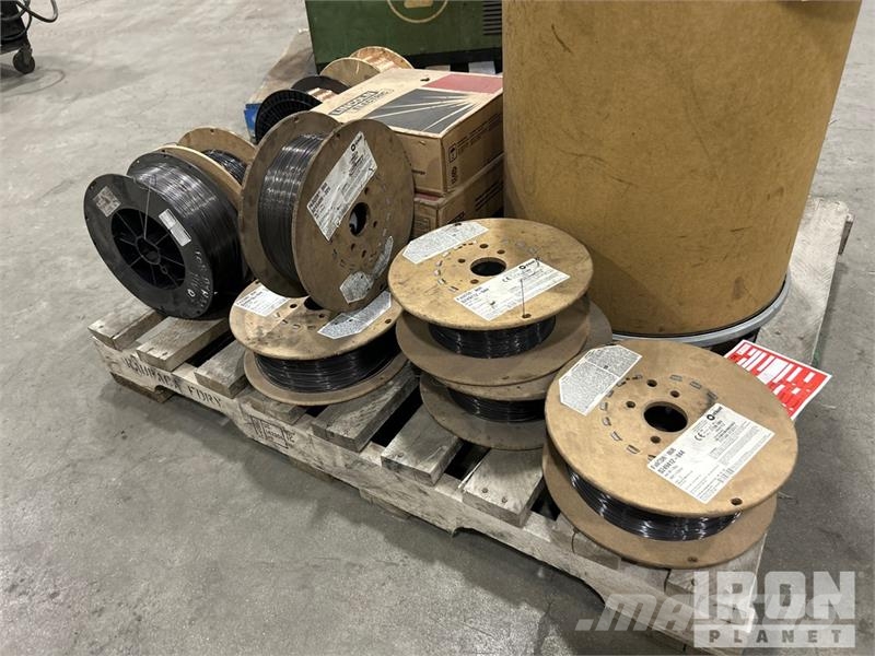 Quantity of (14) Boxes of Welding Wire Sonstige Landmaschinen
