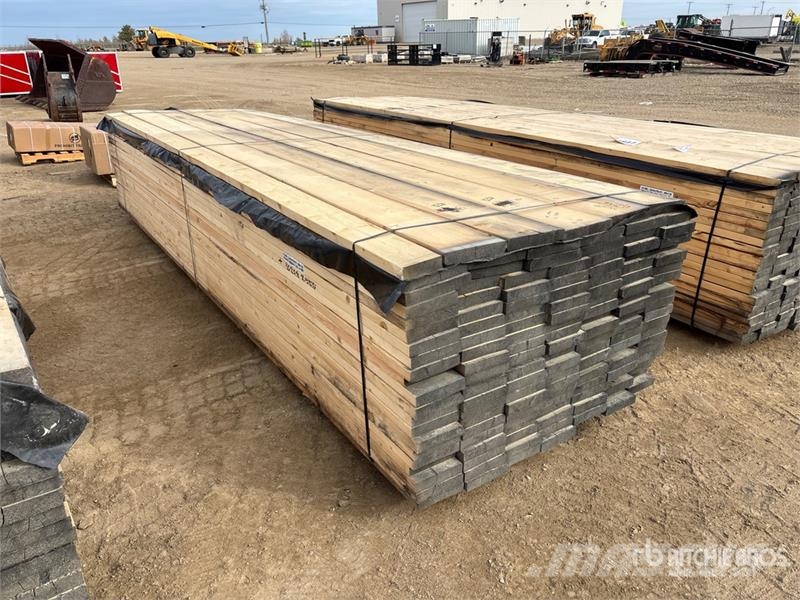 Quantity of (147) 2 x 8 x 16 ft Lumber Andre komponenter