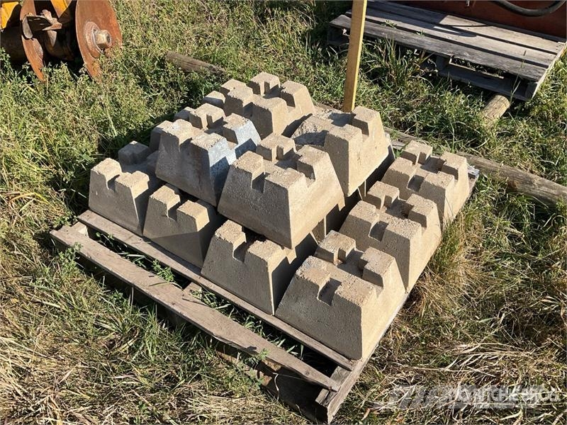  Quantity of (15) Deck Foundation Blocks مكونات أخرى