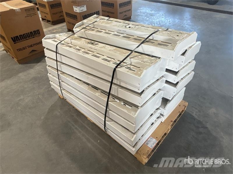 Quantity of (15) Neon Bulbs and Lighting Fixtures Drugi deli