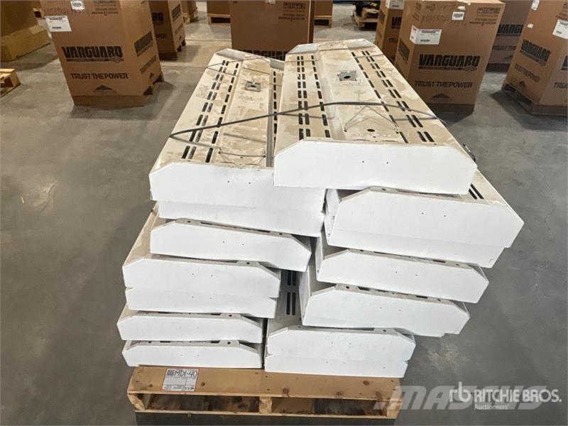Quantity of (15) Neon Bulbs and Lighting Fixtures Drugi deli