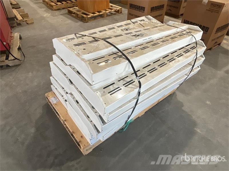 Quantity of (15) Neon Bulbs and Lighting Fixtures Drugi deli
