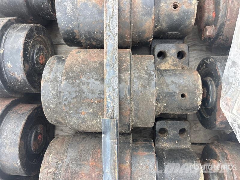  Quantity of (16) Bottom Rollers Andre komponenter