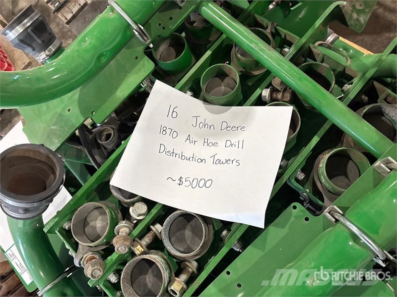 Quantity of (16) John Deere 1870 Air Hoe Drill Dis Andre komponenter