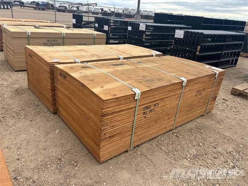 Quantity of (160) 3/8" 4x8 CSP/DFP No Stamp Plywoo Drugi deli