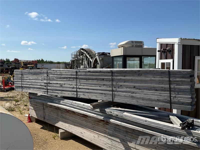 Quantity of (17) 24 ft Rafters (Unused) Drugi deli