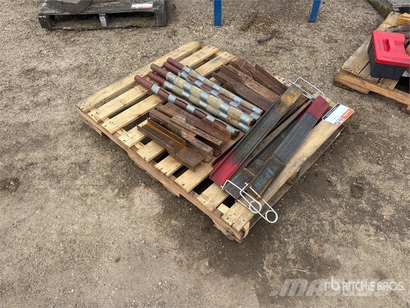 Quantity of (17) Miscellaneous Trailer Stakes Строителство - Други