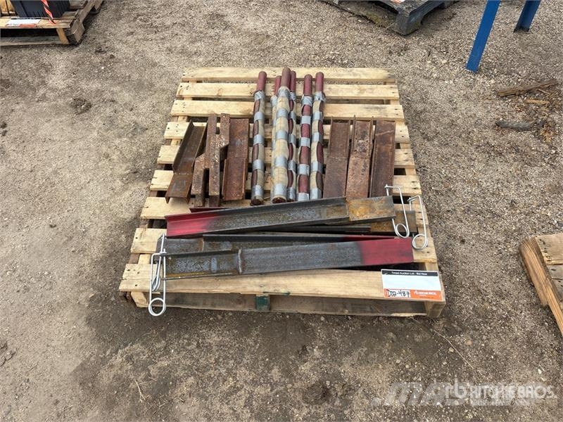 Quantity of (17) Miscellaneous Trailer Stakes Строителство - Други
