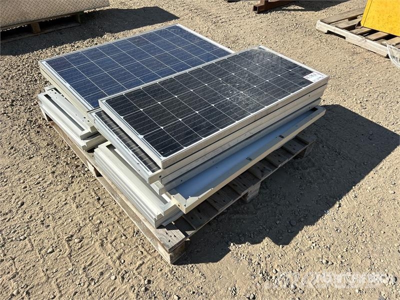 Quantity of (18) 100W Solar Panels Andere Zubehörteile