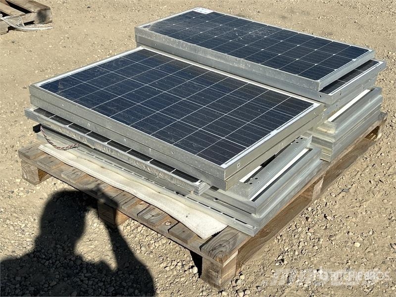 Quantity of (18) 100W Solar Panels Andere Zubehörteile