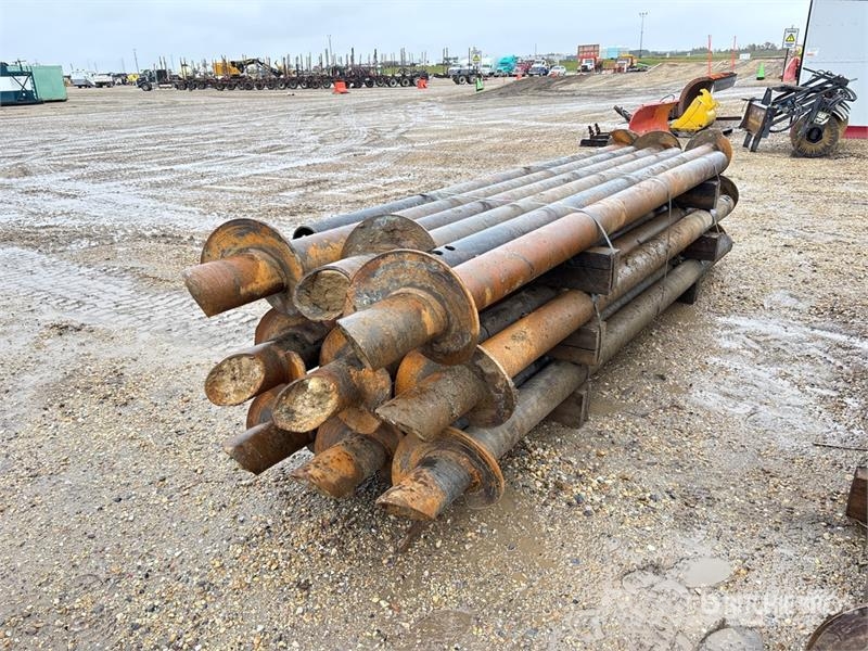  Quantity of (18) 5.5 in x 11 ft Screw Pilings Sonstige Baumaschinen