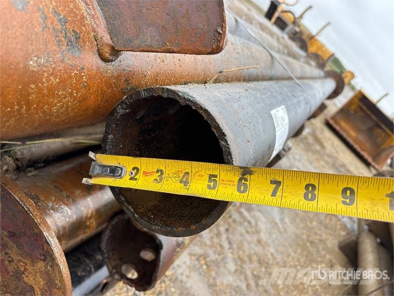 Quantity of (18) 5.5 in x 11 ft Screw Pilings Sonstige Baumaschinen