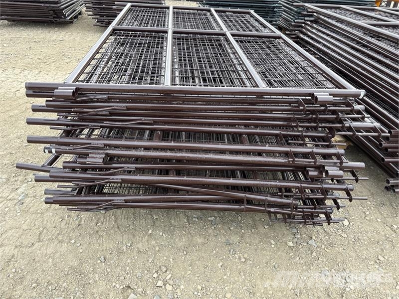  Quantity of (18)  BYT MSPP07 7 ft x 4 ft 3 in Mesh ماكينات وملحقات مواش أخرى