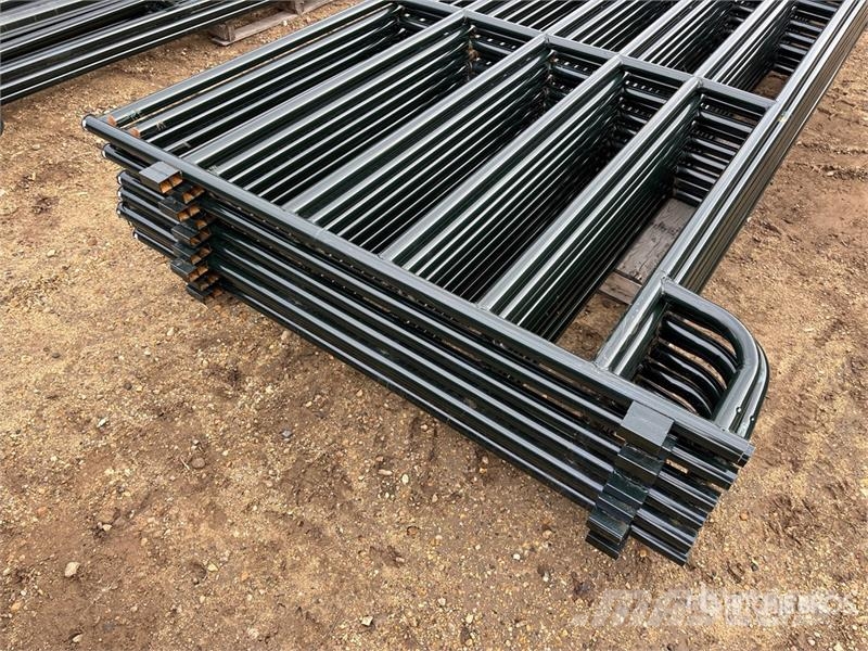  Quantity of (18)  BYT PNL200 5 Ft 6 In High 6 Rail Muut karjatalouskoneet ja lisävarusteet