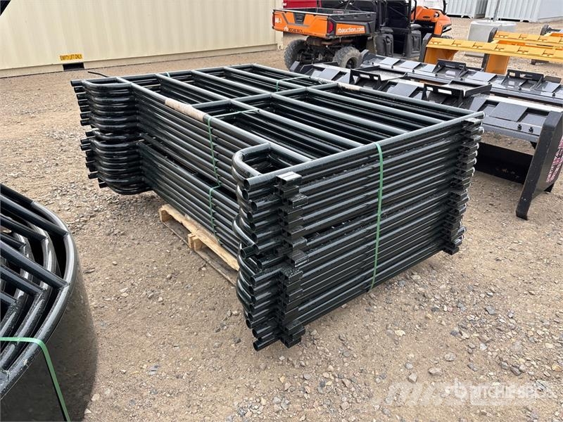 Quantity of (18) BYT RP76 7 ft 6 in x 5 ft Ranch Drugi strojevi za stoku i dodatna oprema