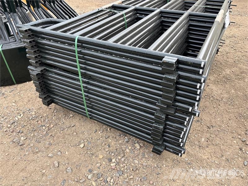 Quantity of (18) BYT RP76 7 ft 6 in x 5 ft Ranch Drugi strojevi za stoku i dodatna oprema