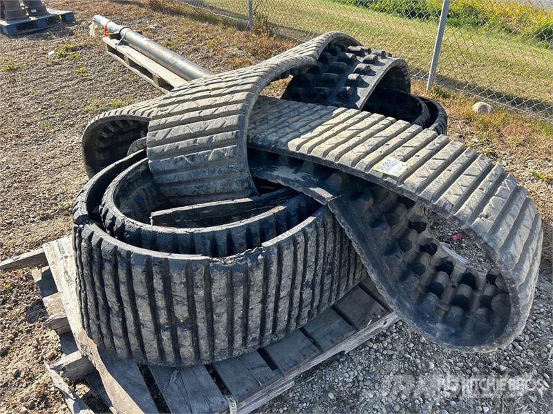 Quantity of 18in Wide Rubber Tracks Andre komponenter