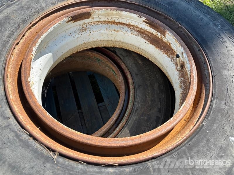 Quantity of (2) 11R22.5 Tires Tyres, wheels and rims