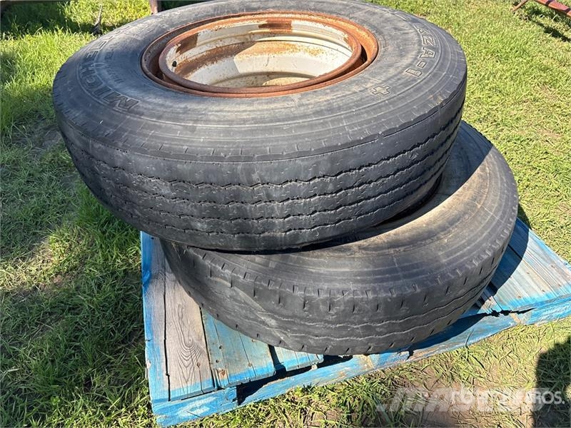Quantity of (2) 11R22.5 Tires Tyres, wheels and rims