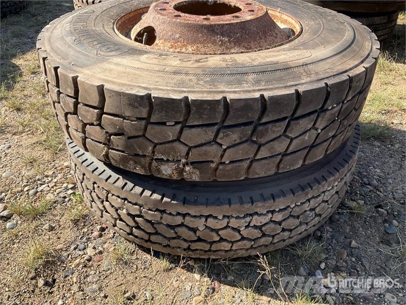 Quantity of (2) 11R22.5 Tires Шины и колёса