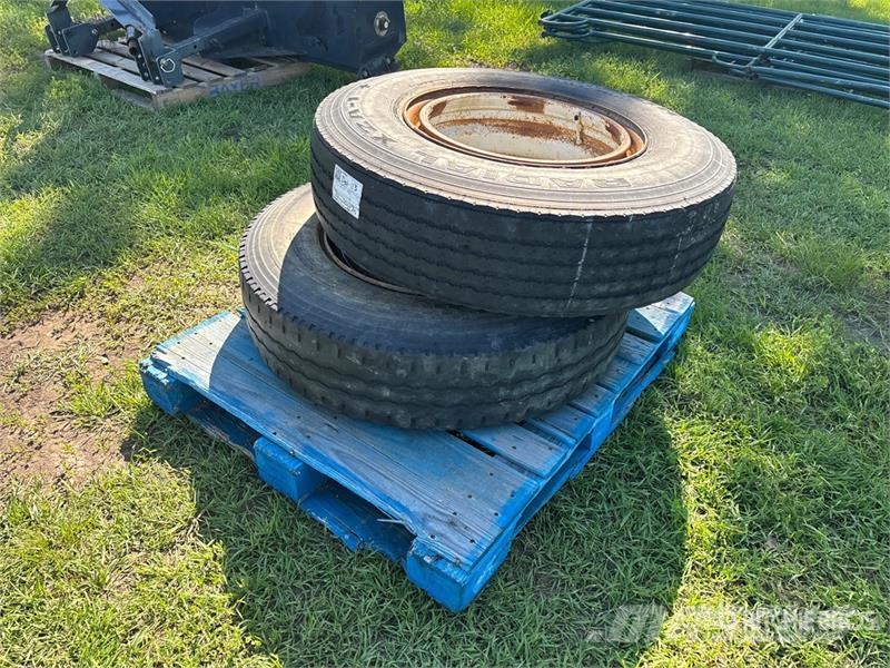 Quantity of (2) 11R22.5 Tires Tyres, wheels and rims