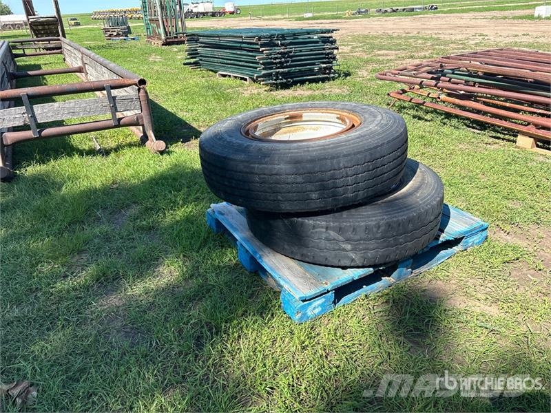 Quantity of (2) 11R22.5 Tires Tyres, wheels and rims