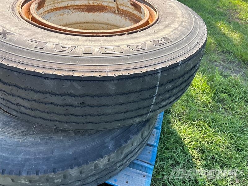 Quantity of (2) 11R22.5 Tires Tyres, wheels and rims