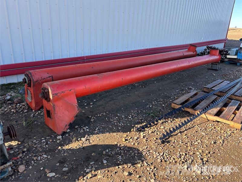 Quantity of (2) 12 in x 22 ft Grain Auger Transportbånd