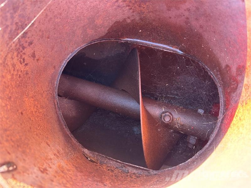 Quantity of (2) 12 in x 22 ft Grain Auger Transportbånd